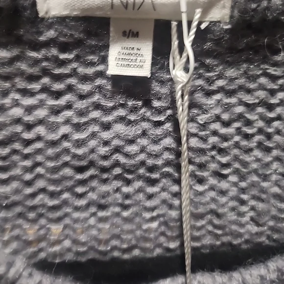 NIA Women's Gray Cardigan Sweater - Picture 4 of 4